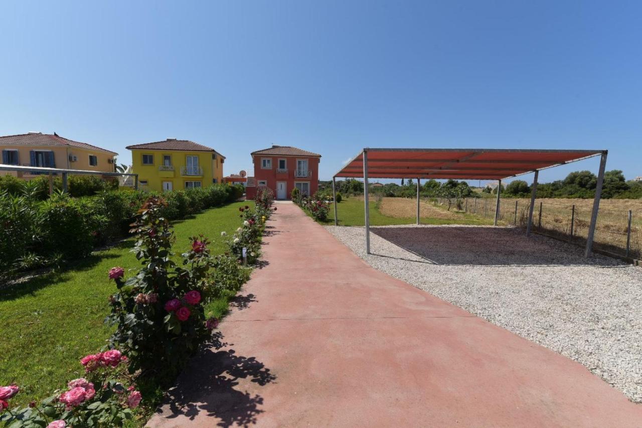 Iridia Resort Villas Foiníki Exterior foto