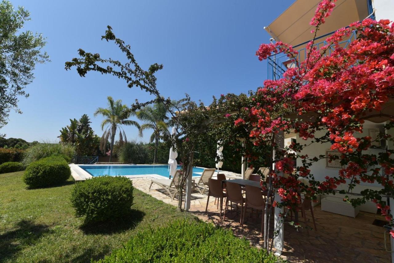 Iridia Resort Villas Foiníki Exterior foto